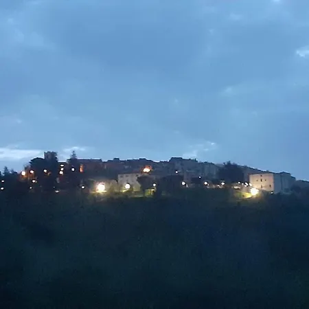 Monolocale Con Bagno, Angolo Cottura E Letto Matrimoniale A Baldacchino * Monterotondo (Tuscany)